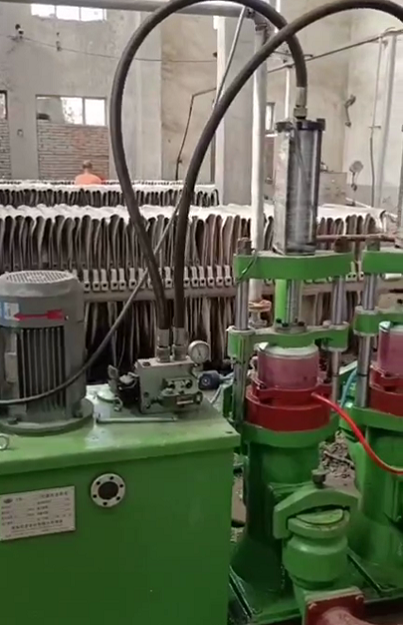 壓濾機進料泵在陶瓷行業用  mei)　  xian)場視頻